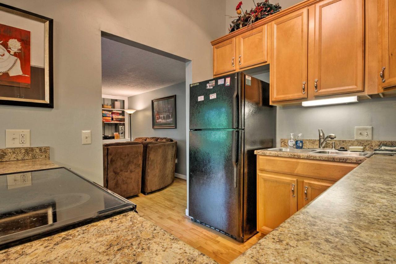 Condo With Furnished Deck - Walk To Sugar Mountain! Exteriör bild